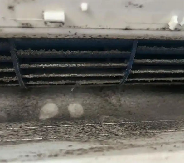 溪湖空调吹的风有股烧焦味是怎么回事